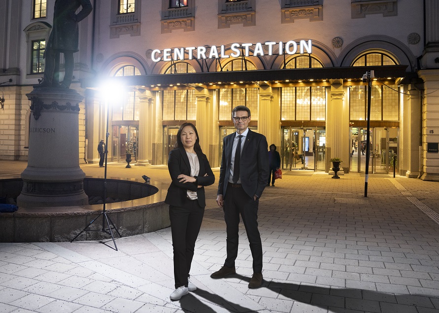 Ahn-Za Hagström och Fredrik Hallström på Säkerhetspolisen